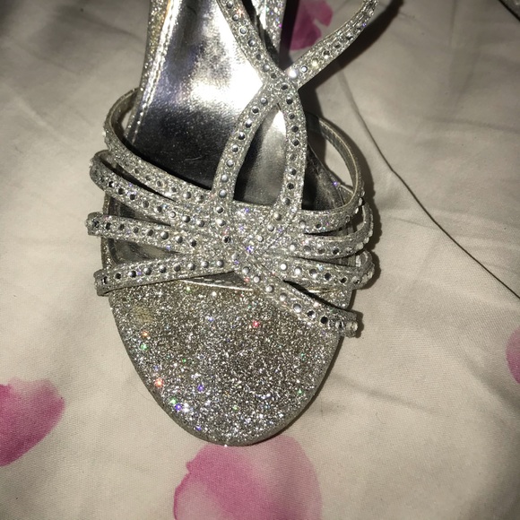 Heels - Picture 2 of 4